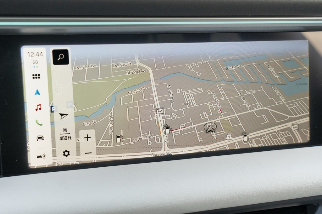 2025 Porsche Macan Electric 4S - Photo 23