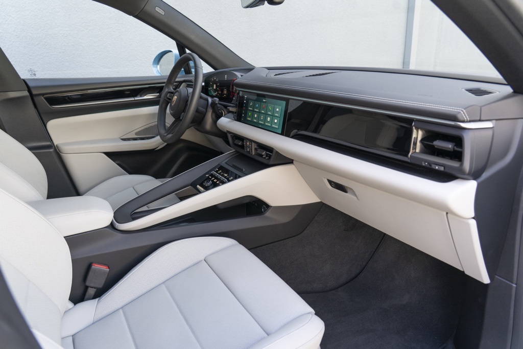 2025 Porsche Macan Electric 4S - Photo 34