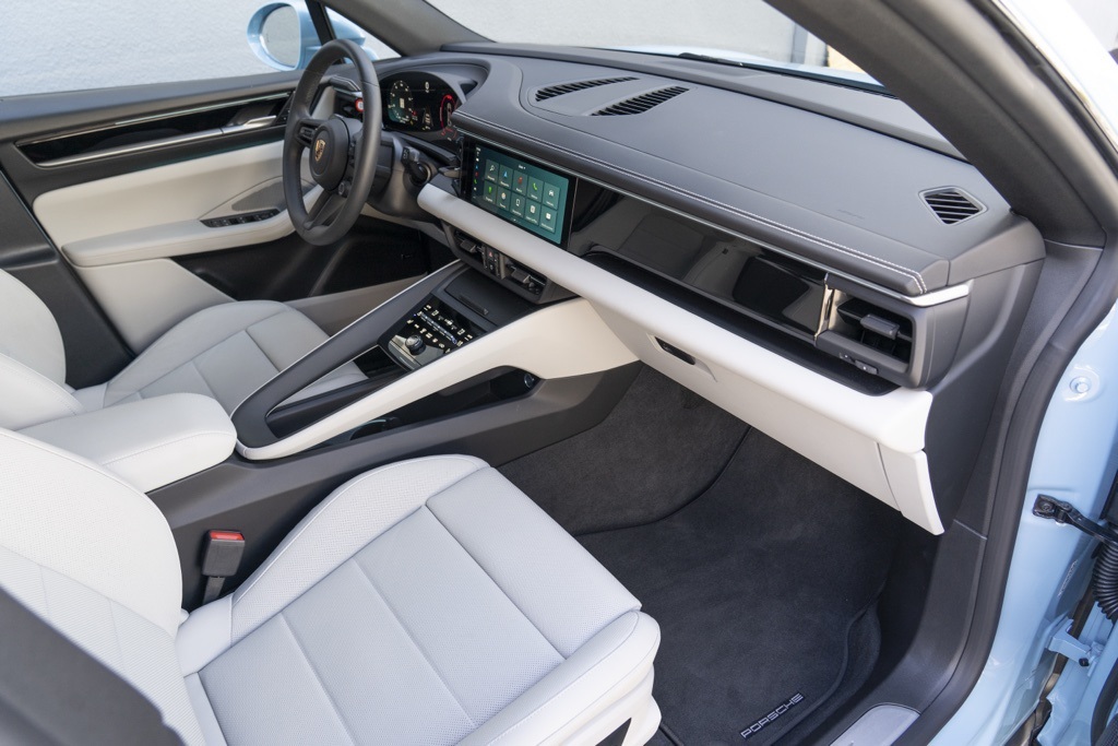 2025 Porsche Macan Electric 4S - Photo 35