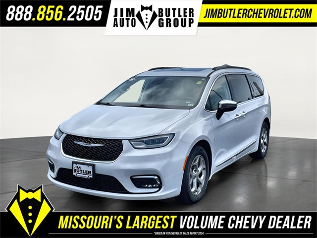 2023 Chrysler Pacifica Limited's photo