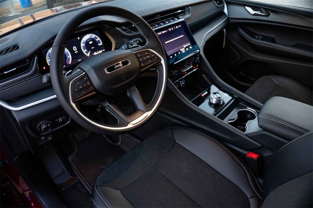 New Car 2025 Jeep Grand Cherokee  Altitude For Sale Under $40,000 In San Marcos, Texas