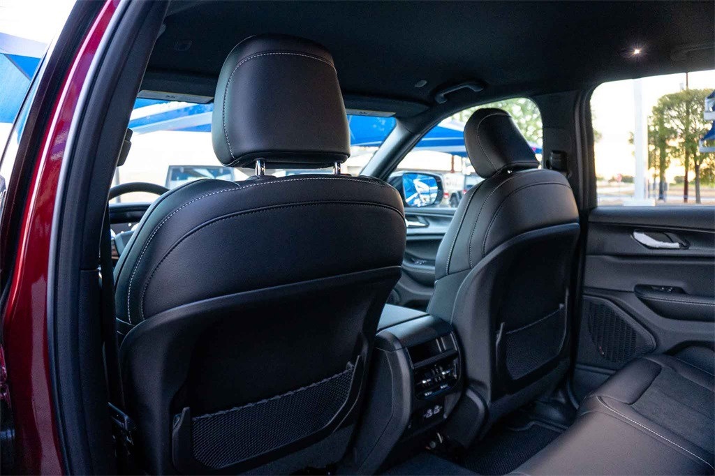 New Car 2025 Jeep Grand Cherokee  Altitude For Sale Under $40,000 In San Marcos, Texas