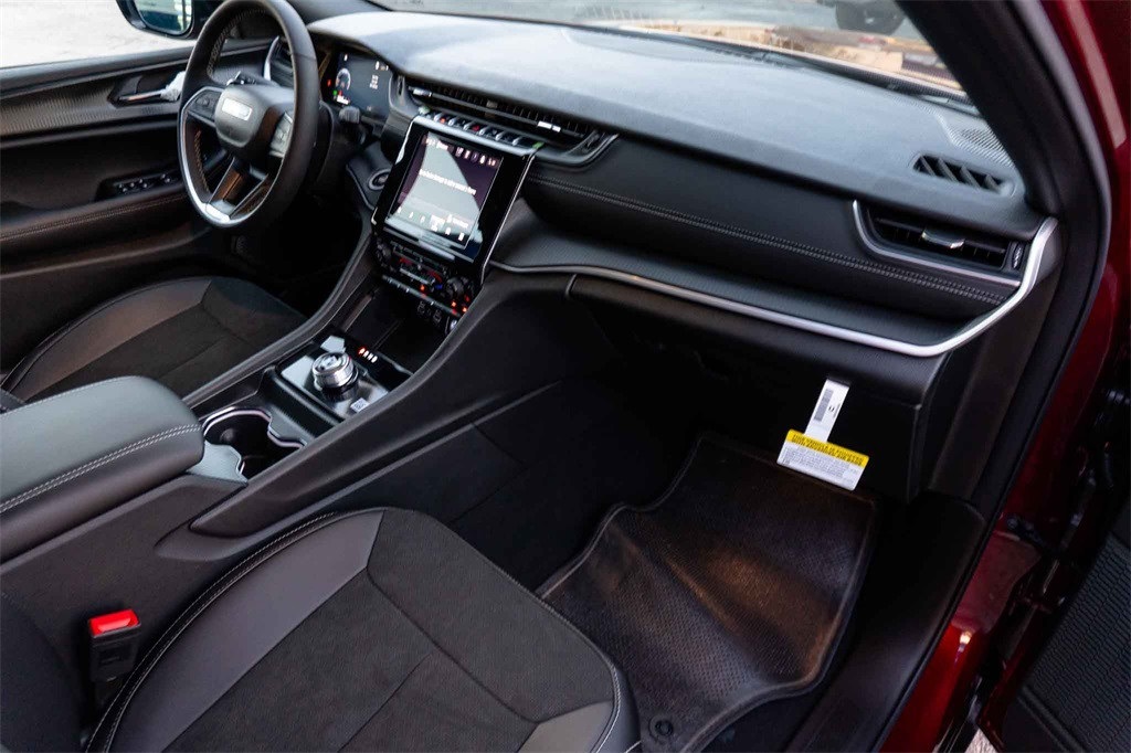 New Car 2025 Jeep Grand Cherokee  Altitude For Sale Under $40,000 In San Marcos, Texas