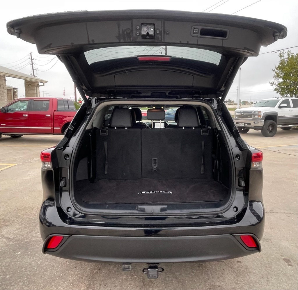 2020 Toyota Highlander XLE Black at Classic Elite Chevrolet Sugar Land