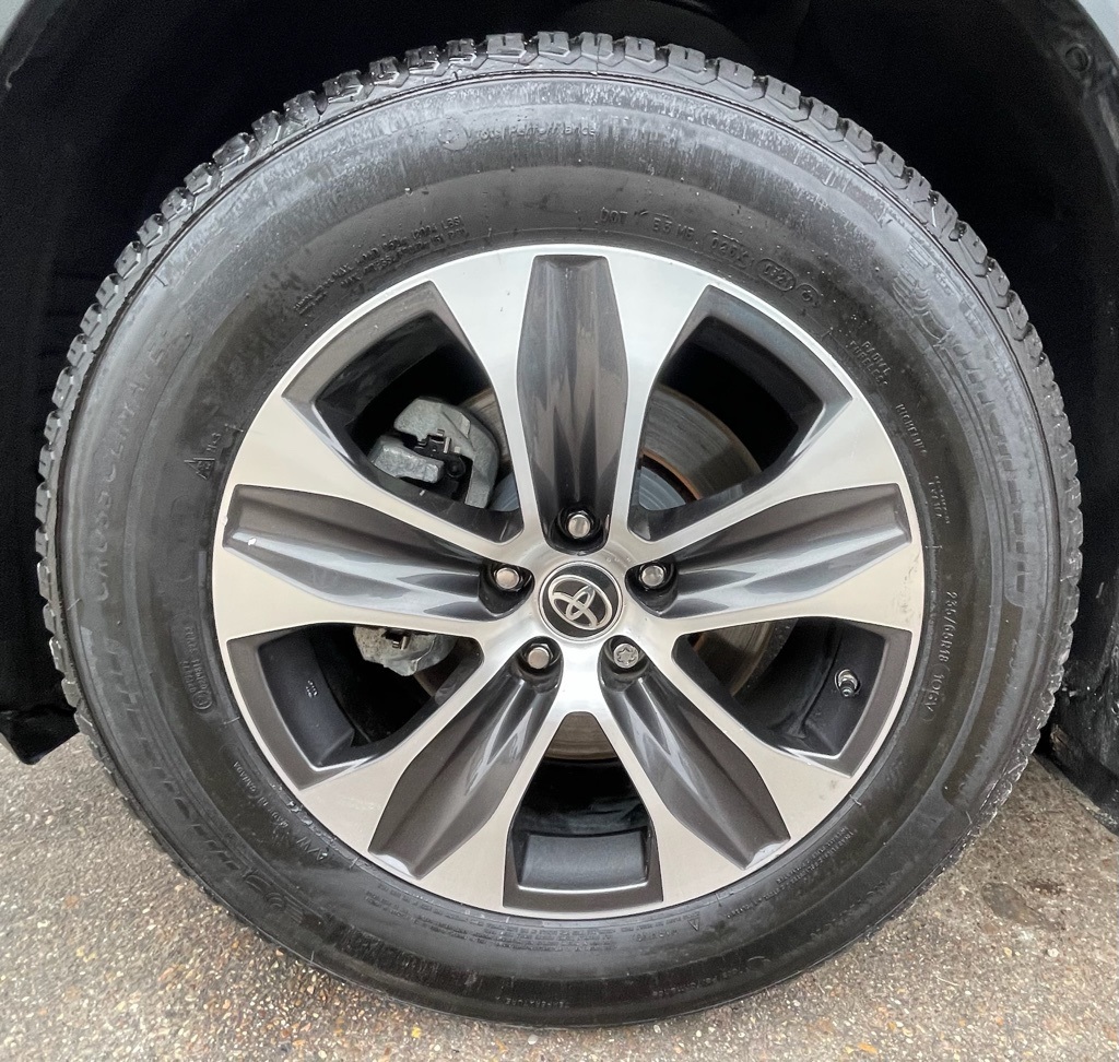 2020 Toyota Highlander XLE Black at Classic Elite Chevrolet Sugar Land