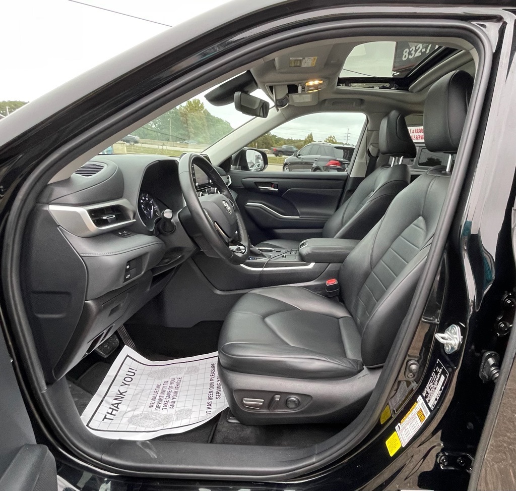 2020 Toyota Highlander XLE Black at Classic Elite Chevrolet Sugar Land