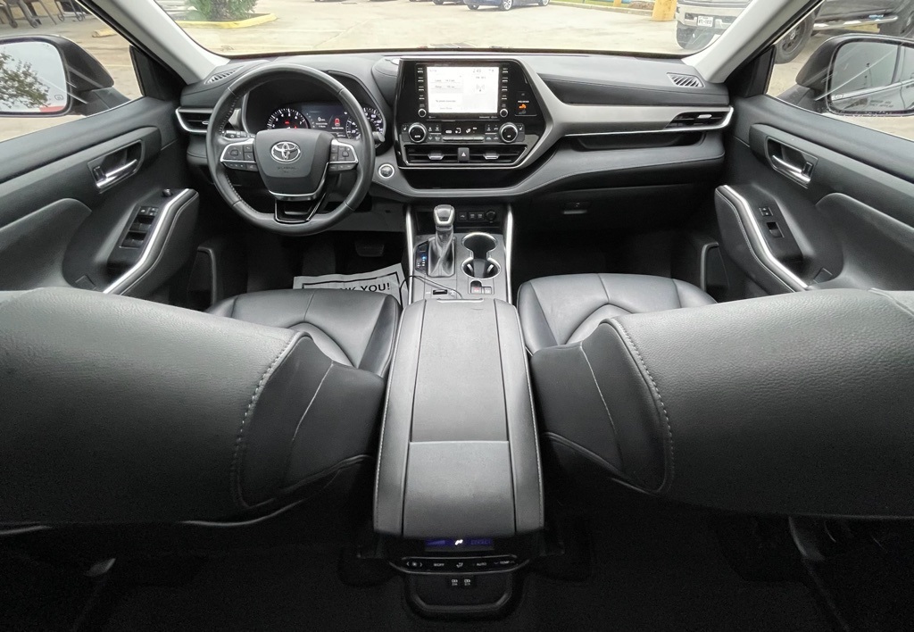 2020 Toyota Highlander XLE Black at Classic Elite Chevrolet Sugar Land