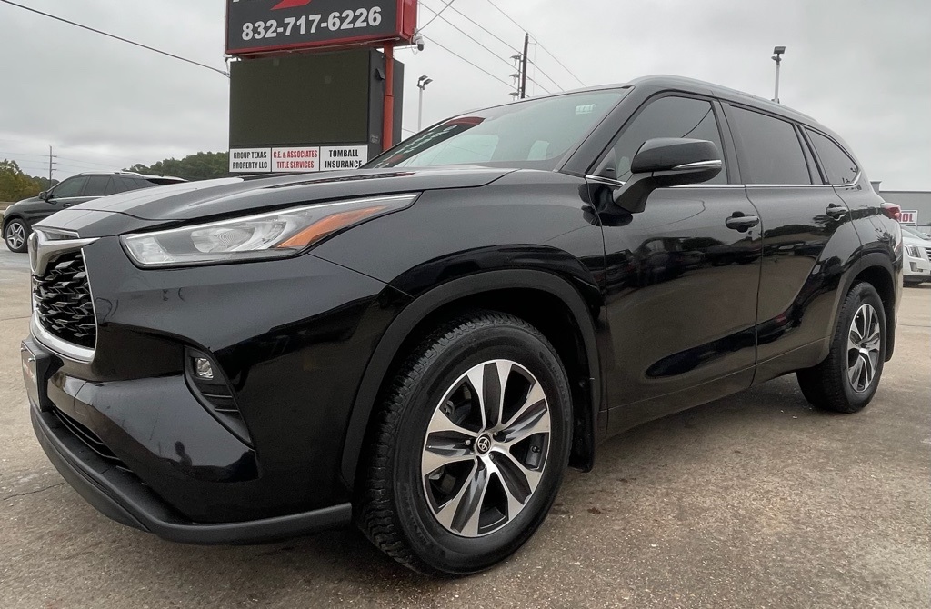 2020 Toyota Highlander XLE Black at Classic Elite Chevrolet Sugar Land