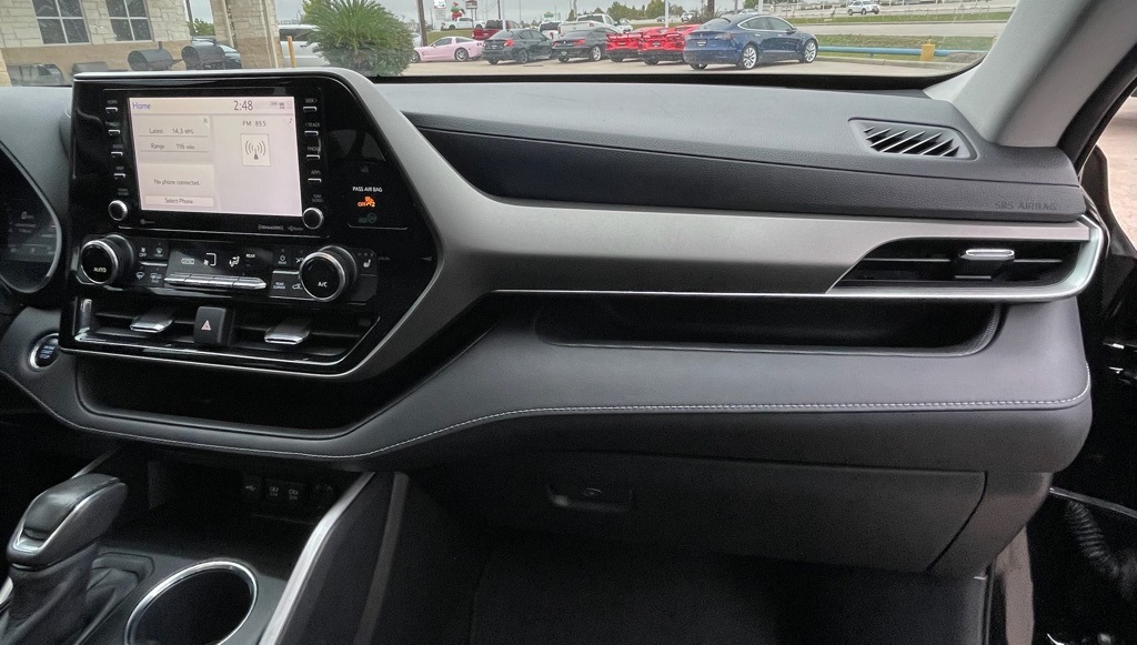 2020 Toyota Highlander XLE Black at Classic Elite Chevrolet Sugar Land