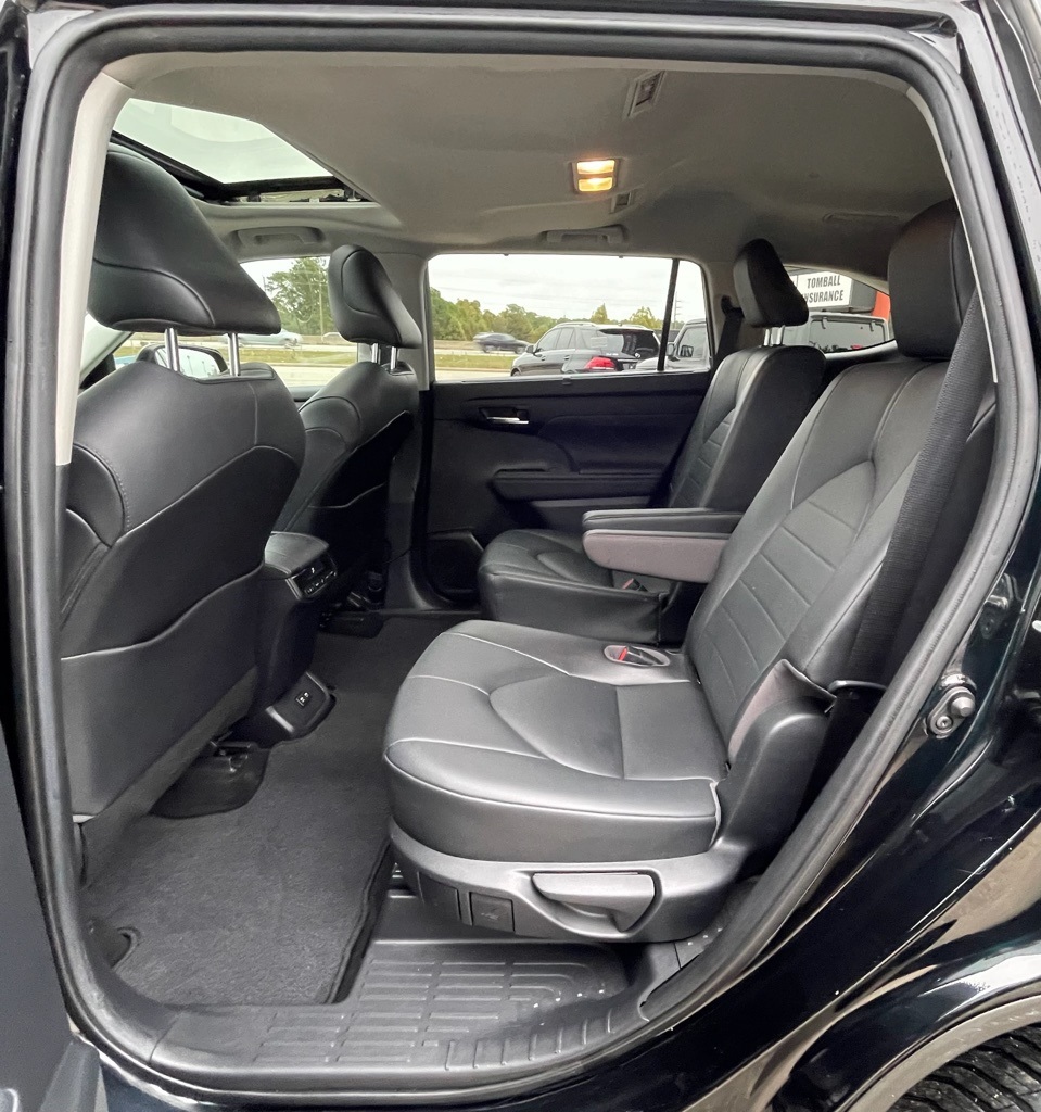 2020 Toyota Highlander XLE Black at Classic Elite Chevrolet Sugar Land