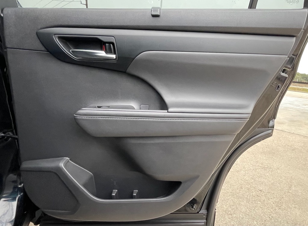 2020 Toyota Highlander XLE Black at Classic Elite Chevrolet Sugar Land