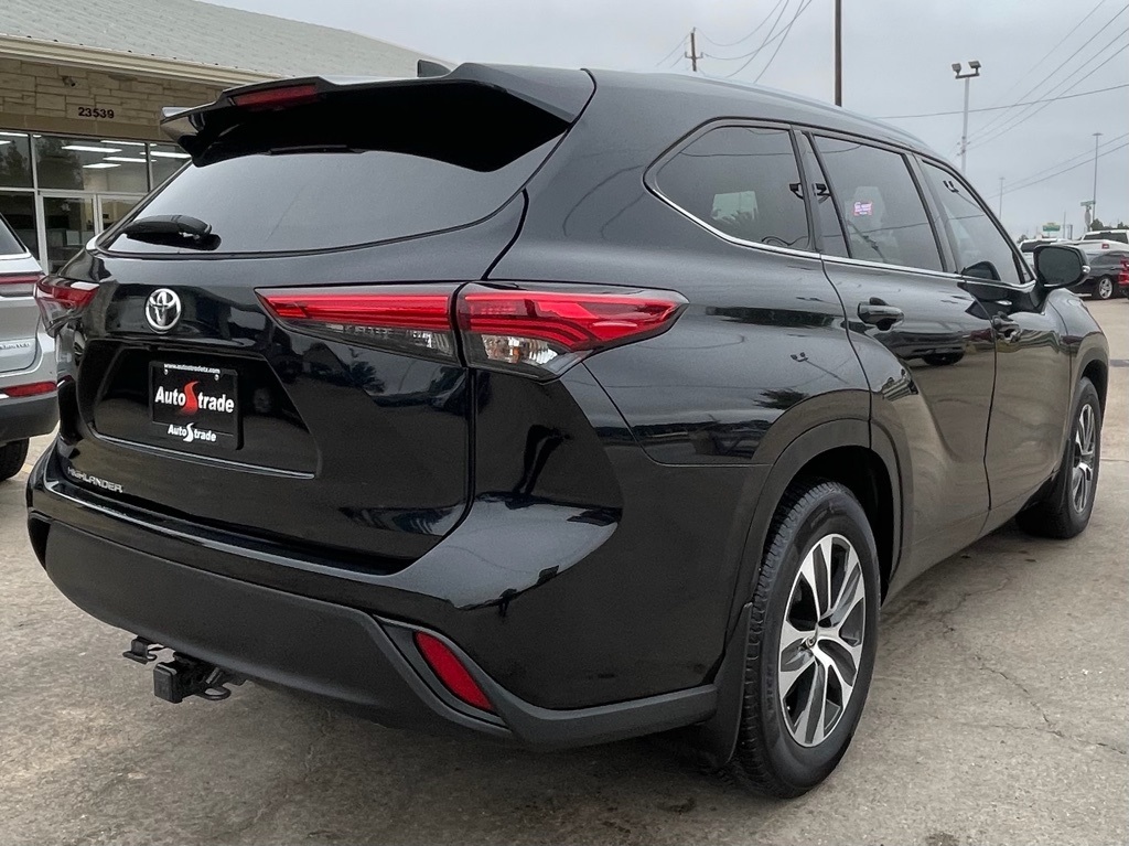 2020 Toyota Highlander XLE Black at Classic Elite Chevrolet Sugar Land