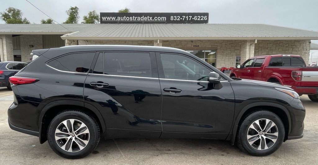 2020 Toyota Highlander XLE Black at Classic Elite Chevrolet Sugar Land