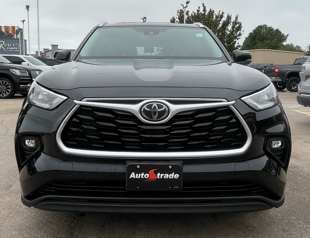 2020 Toyota Highlander XLE Black at Classic Elite Chevrolet Sugar Land