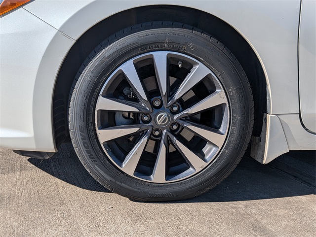 2017 Nissan Altima 2.5 SL White at Emmons Autoplex