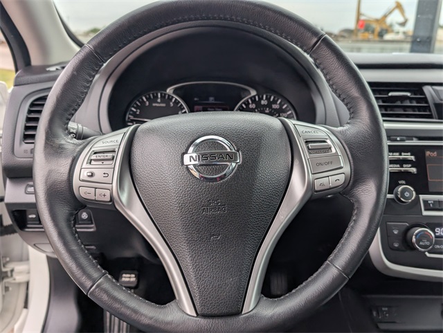 2017 Nissan Altima 2.5 SL White at Emmons Autoplex