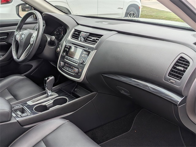 2017 Nissan Altima 2.5 SL White at Emmons Autoplex