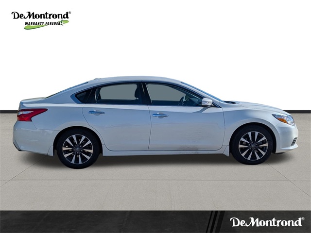 2017 Nissan Altima 2.5 SL White at Emmons Autoplex