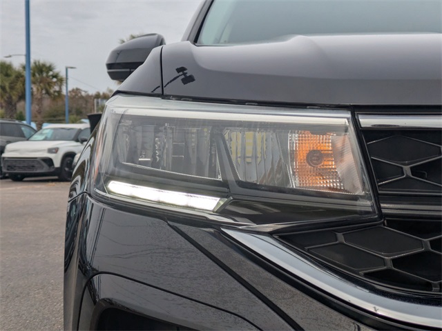 2022 Volkswagen Taos 1.5T SE Black at Stokes Volkswagen