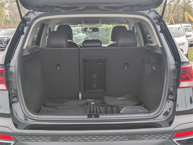 2022 Volkswagen Taos 1.5T SE Black at Stokes Volkswagen