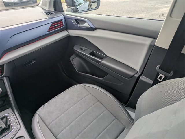 2022 Volkswagen Taos 1.5T SE Black at Stokes Volkswagen