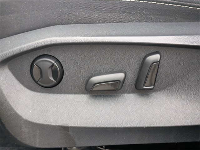 2022 Volkswagen Taos 1.5T SE Black at Stokes Volkswagen