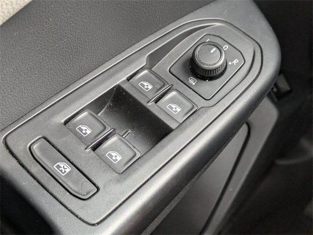 2022 Volkswagen Taos 1.5T SE Black at Stokes Volkswagen