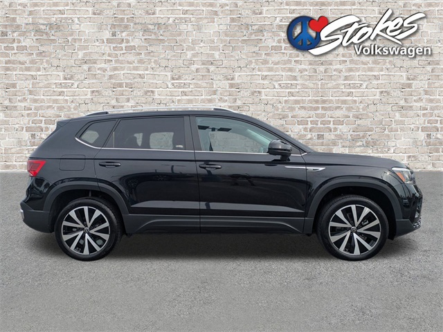 2022 Volkswagen Taos 1.5T SE Black at Stokes Volkswagen