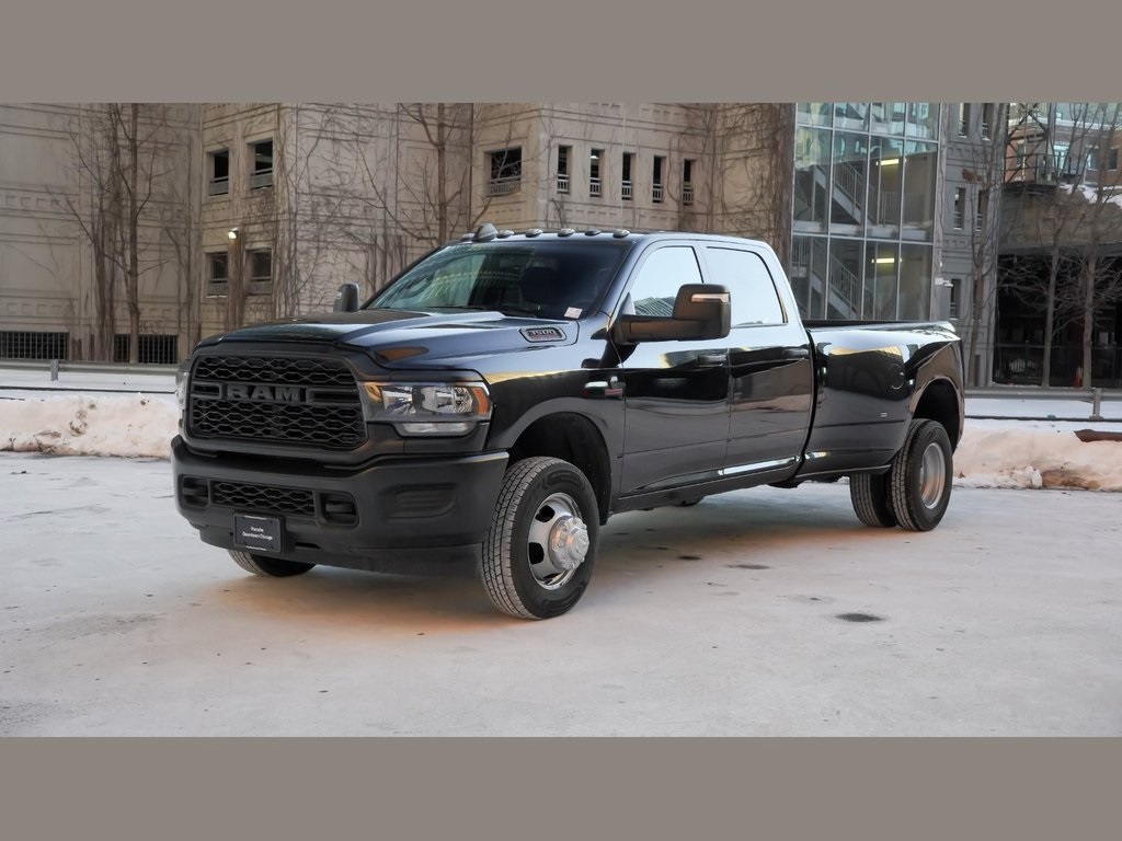 2024 RAM 3500 Tradesman Crew Cab LB DRW 4WD