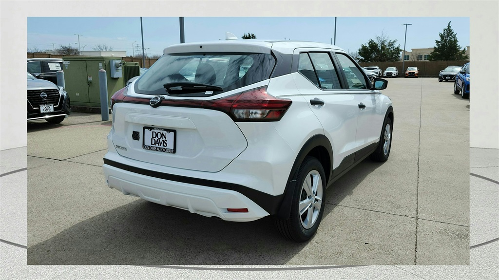 2025 Nissan Kicks Play