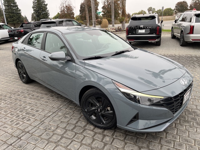 2023 Hyundai Elantra SEL FWD