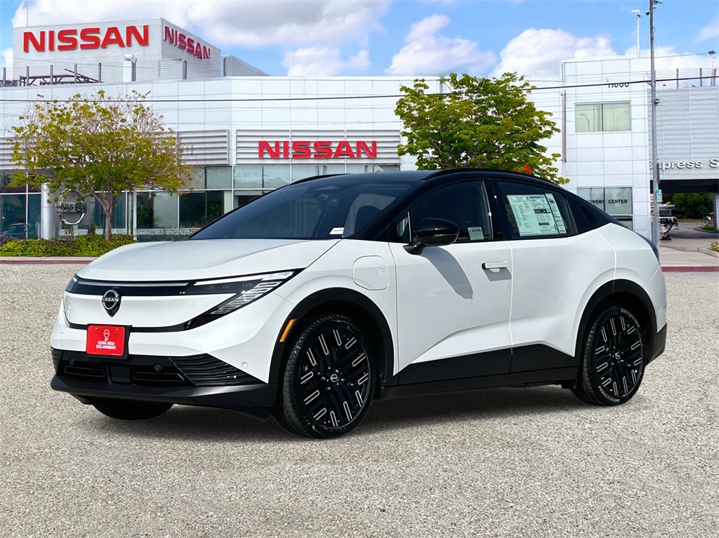 2026 Nissan LEAF Platinum+'s photo