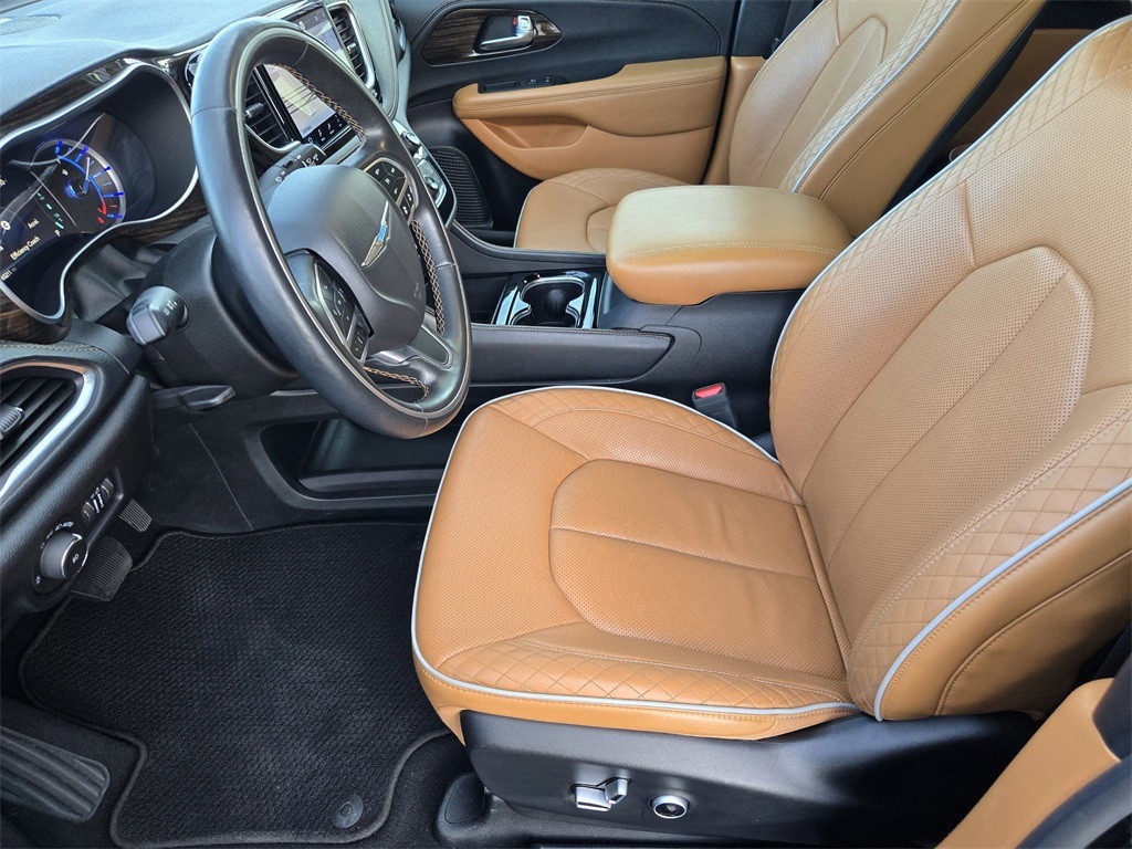 2021 Chrysler Pacifica Hybrid Pinnacle - 11