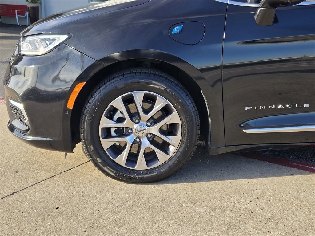 2021 Chrysler Pacifica Hybrid Pinnacle - 7