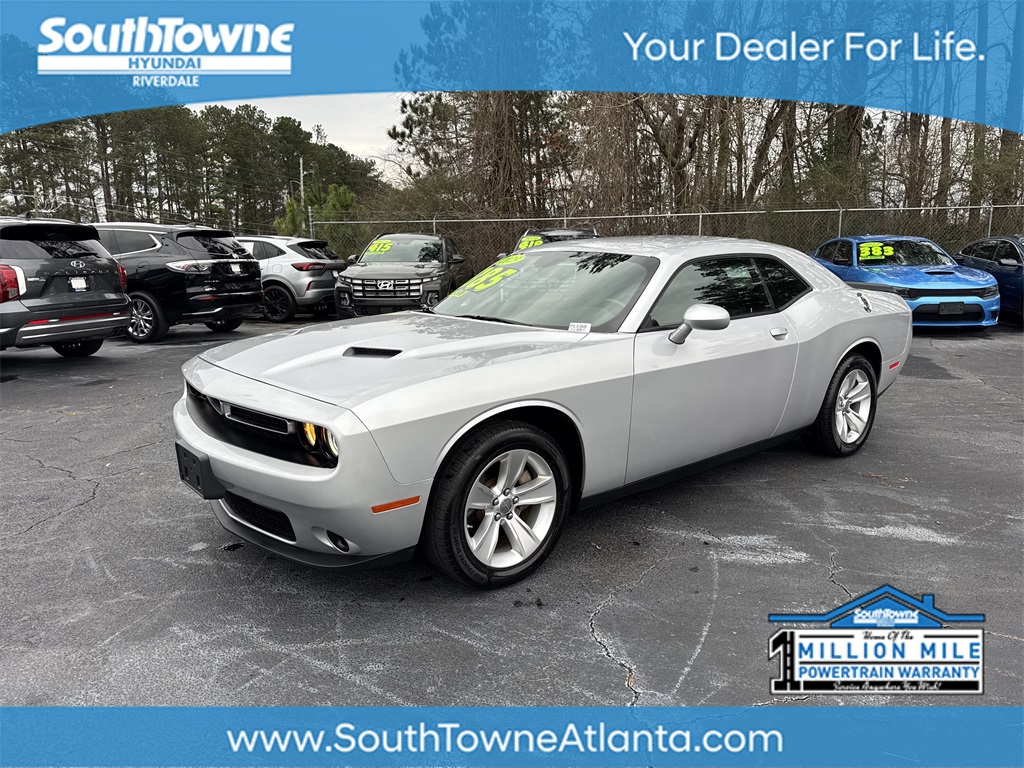 2023 Dodge Challenger SXT RWD