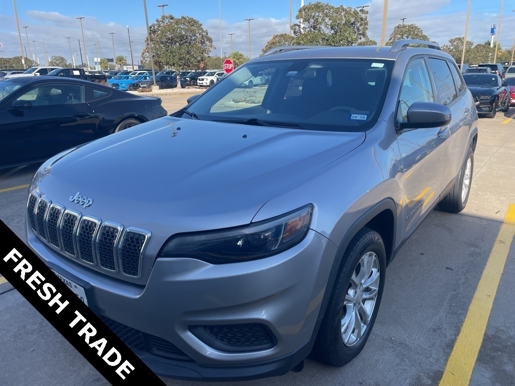 2020 Jeep Cherokee Latitude Silver at Durrett Motor Company