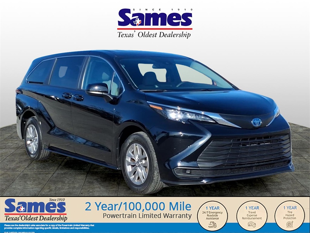 2025 Toyota Sienna LE 8-Passenger FWD