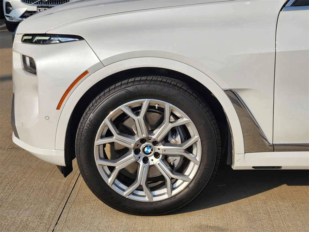 2023 BMW X7 xDrive40i White at Ultimate Motorsports