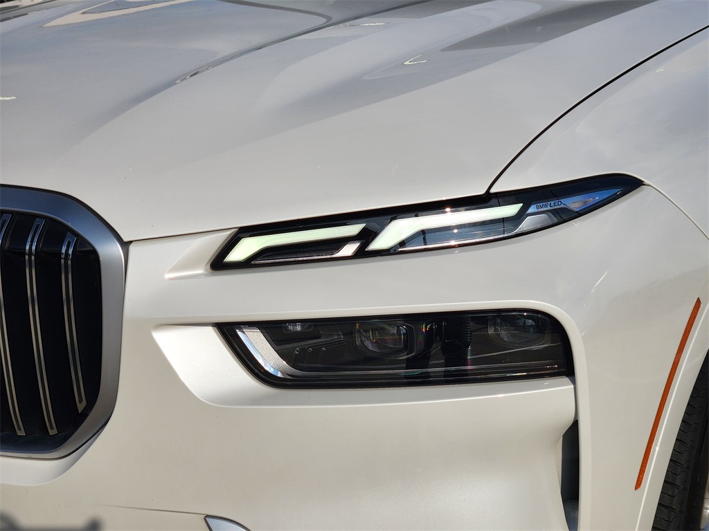 2023 BMW X7 xDrive40i White at Ultimate Motorsports