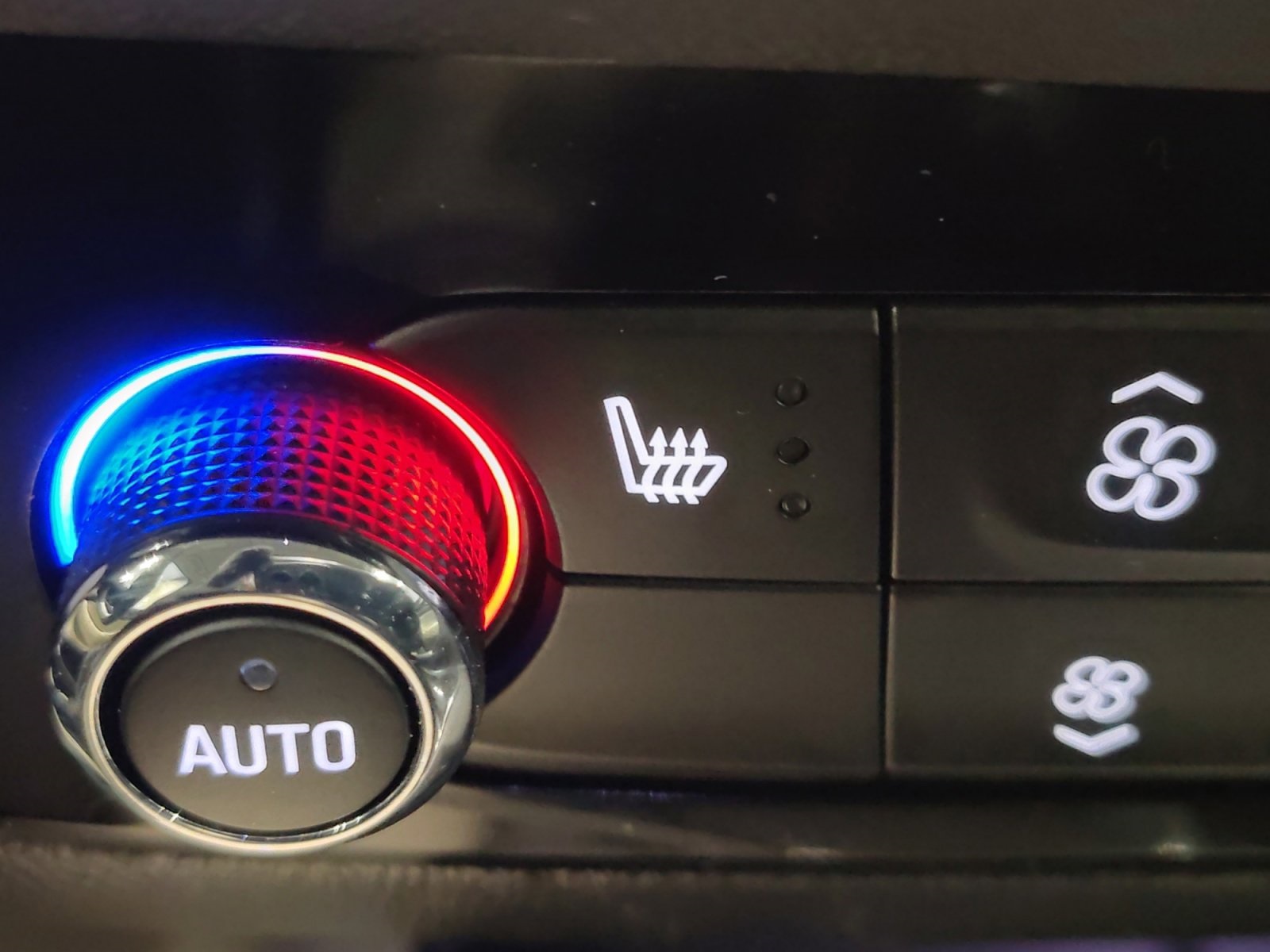 Used Car 2020 Buick Enclave  Essence For Sale Under $25,000 In San Antonio, Texas