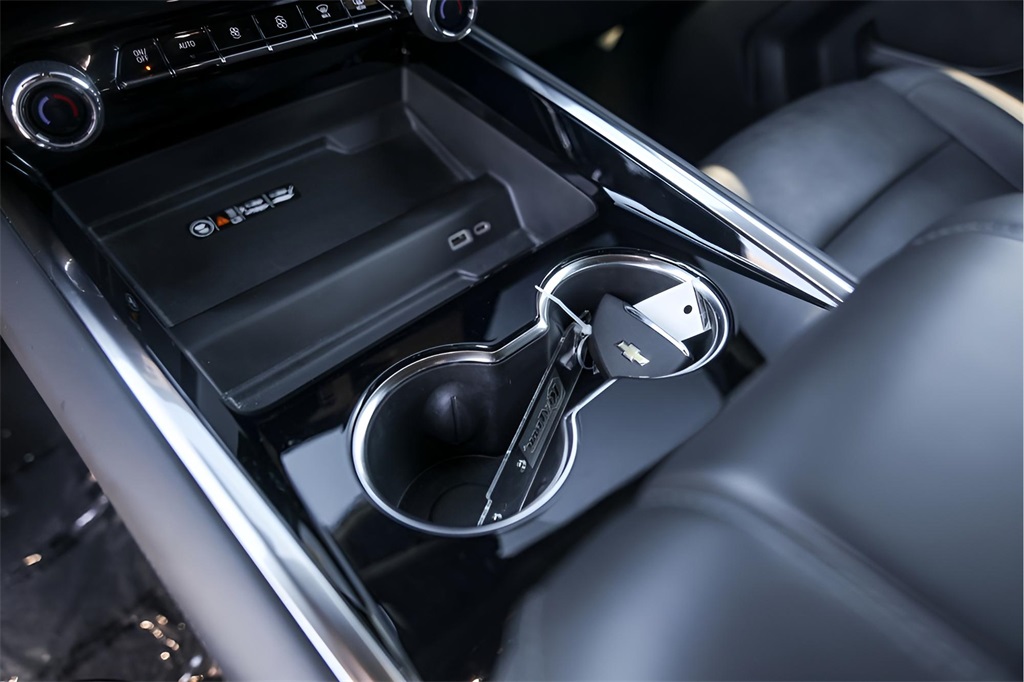 Used Car 2025 Chevrolet Suburban  Z71 For Sale Under $80,000 In Austin, Texas