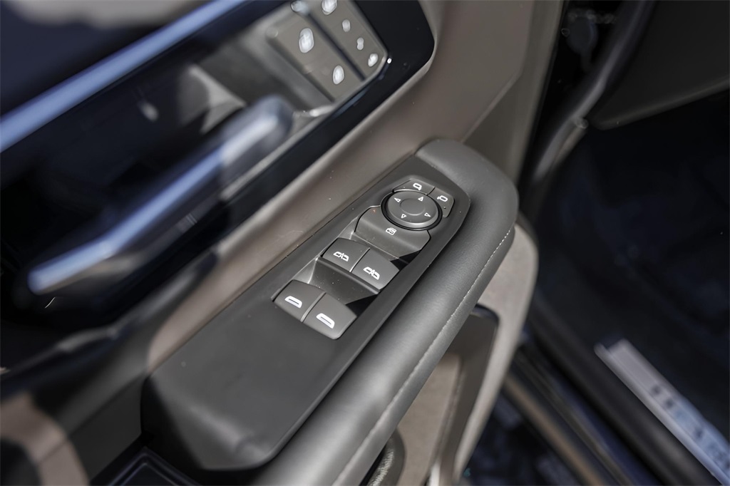 Used Car 2025 Chevrolet Suburban  Z71 For Sale Under $80,000 In Austin, Texas