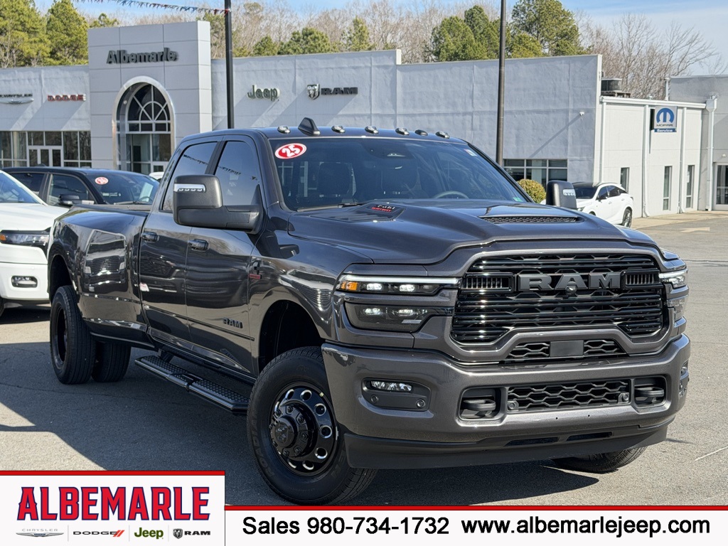 2025 RAM 3500 Laramie Crew Cab LB DRW 4WD