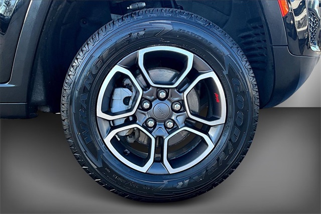 Used 2022 Jeep Grand Cherokee For Sale in Gloucester, MA