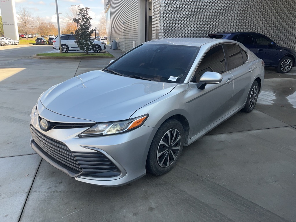 2022 Toyota Camry Hybrid LE photo 2