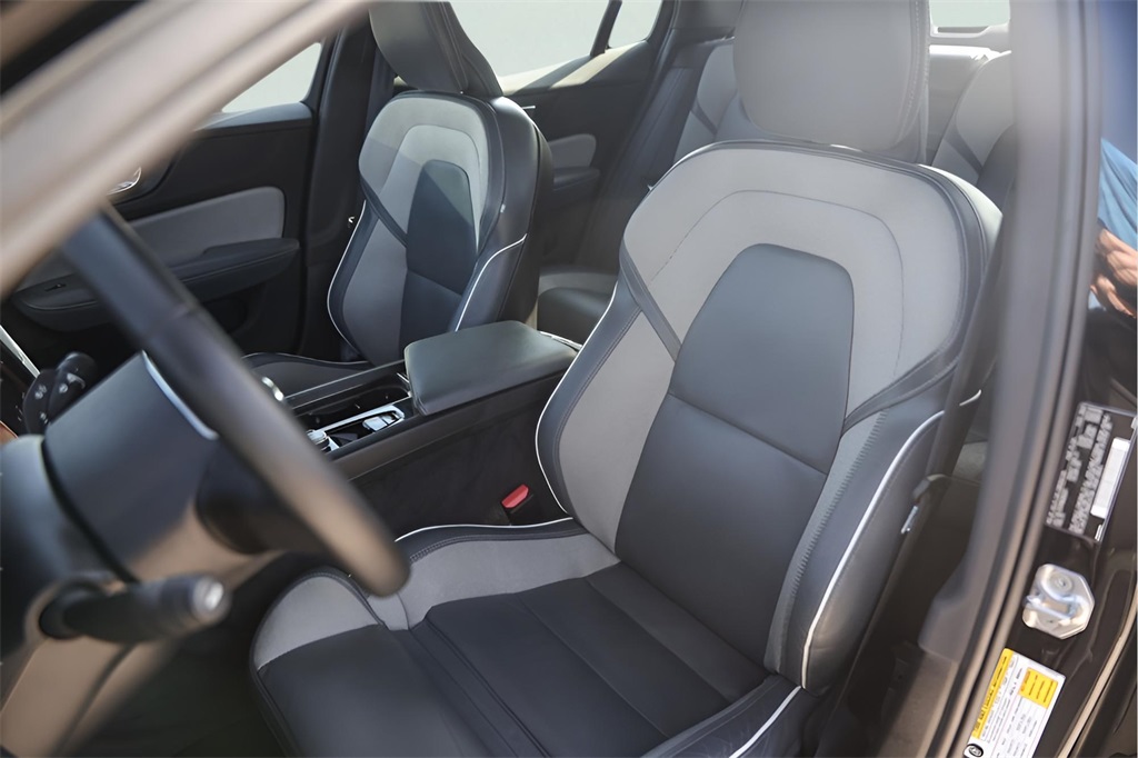 Used Car 2022 Volvo S60  B5 R-design For Sale Under $30,000 In Austin, Texas