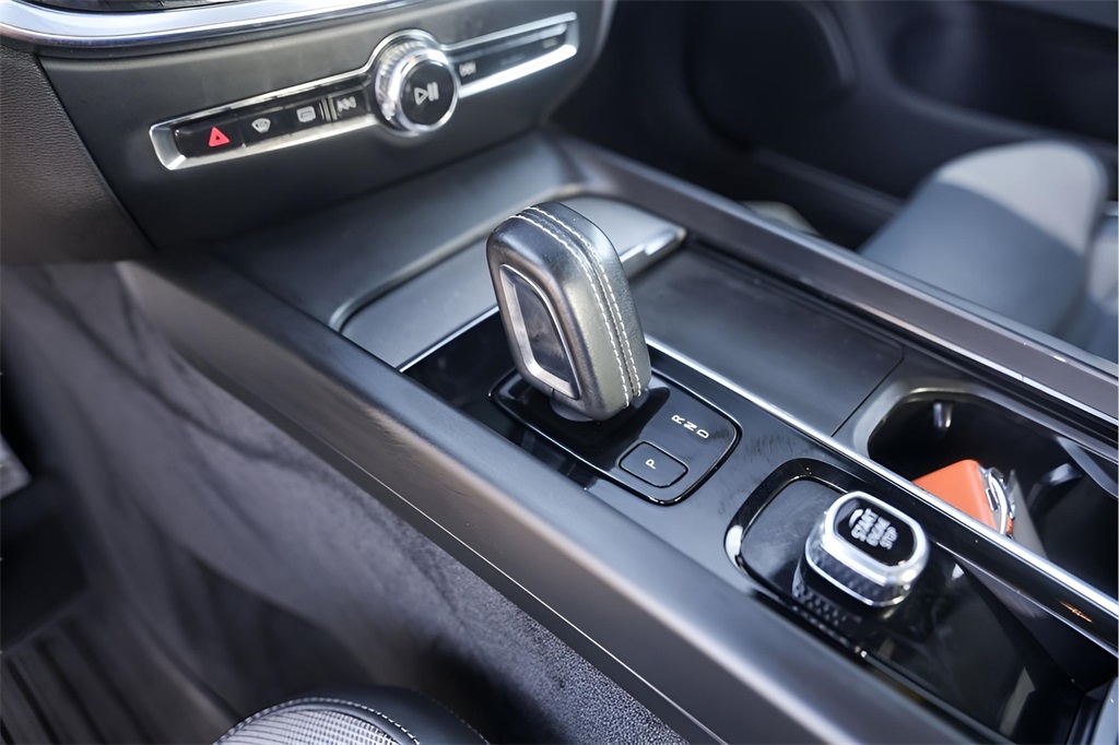 Used Car 2022 Volvo S60  B5 R-design For Sale Under $30,000 In Austin, Texas