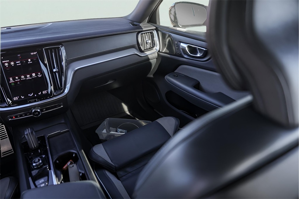 Used Car 2022 Volvo S60  B5 R-design For Sale Under $30,000 In Austin, Texas