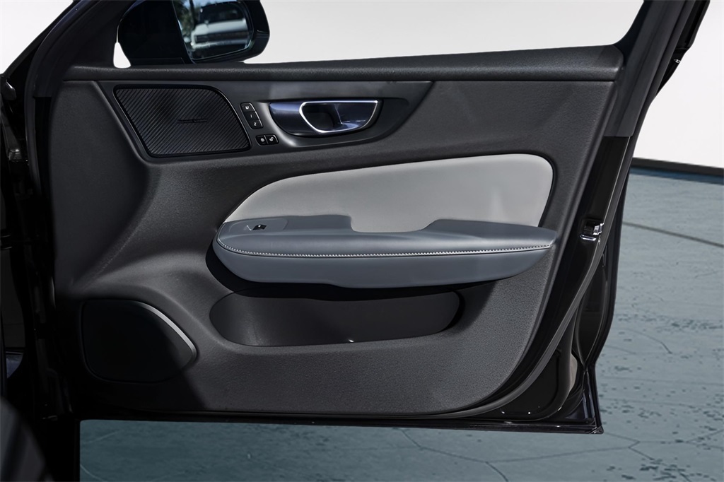 Used Car 2022 Volvo S60  B5 R-design For Sale Under $30,000 In Austin, Texas