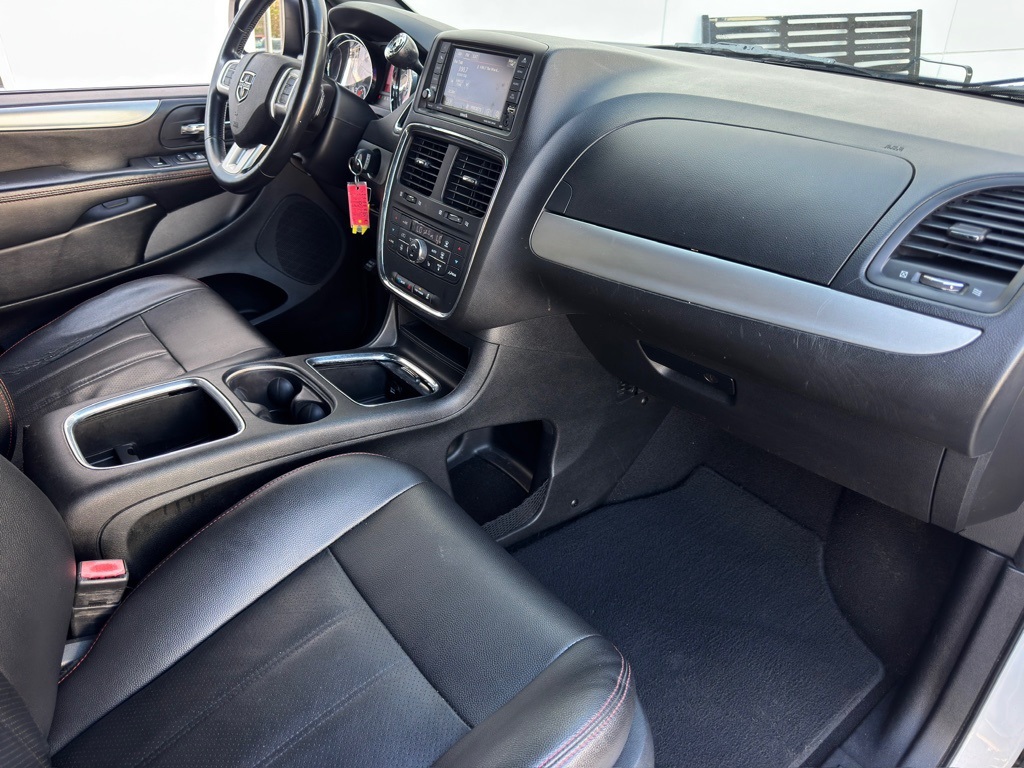 2019 Dodge Grand Caravan GT White at Durrett Motor Company